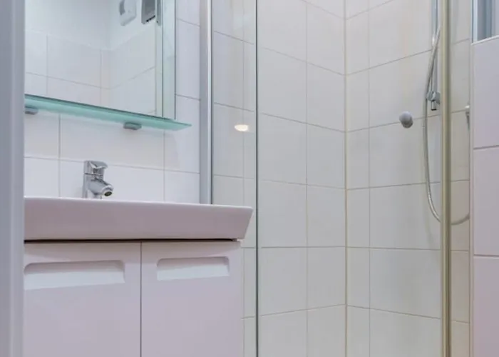 - Haus E, App 0e1306 *